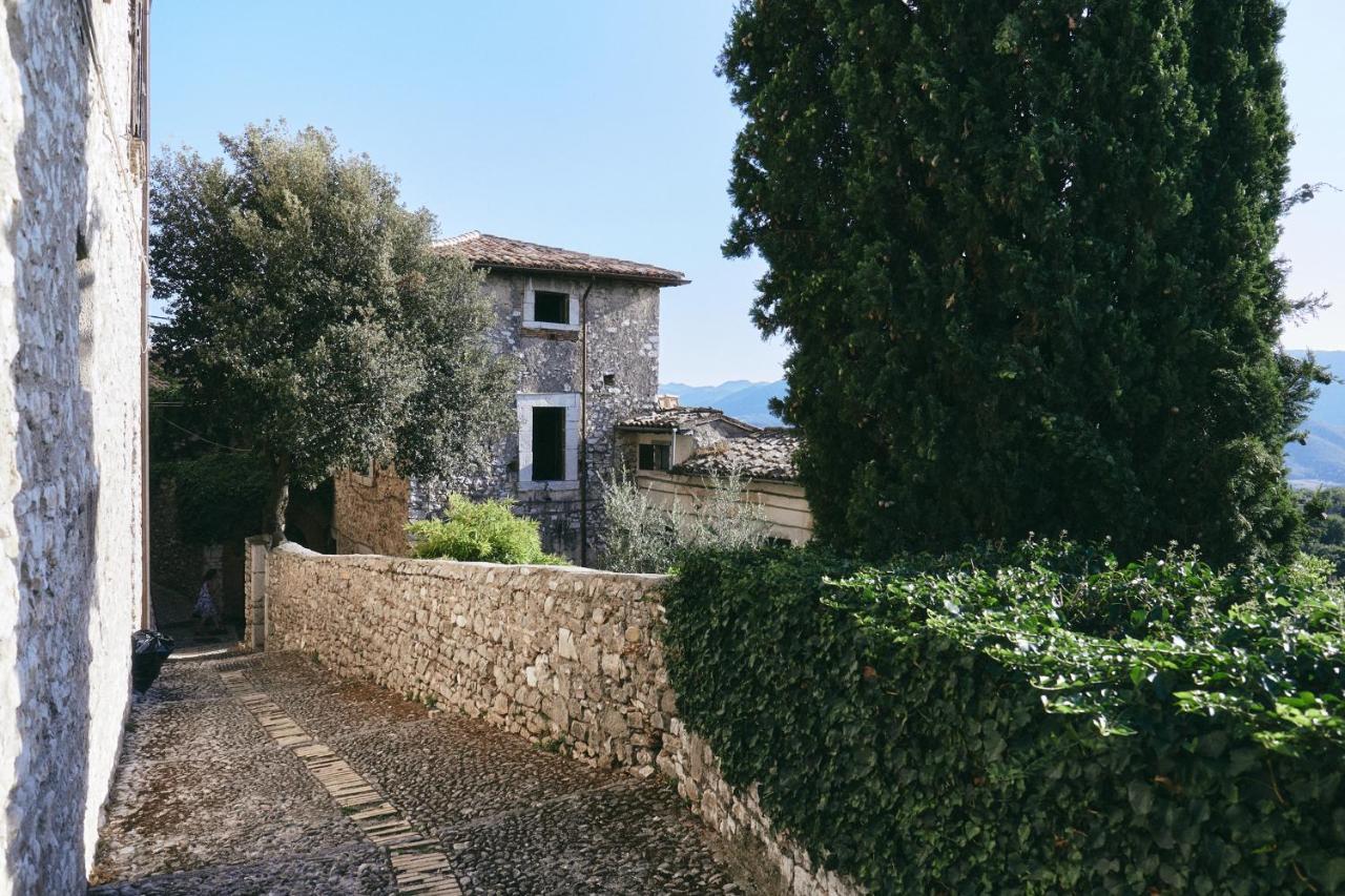 Labro Albergo Diffuso Crispolti מראה חיצוני תמונה