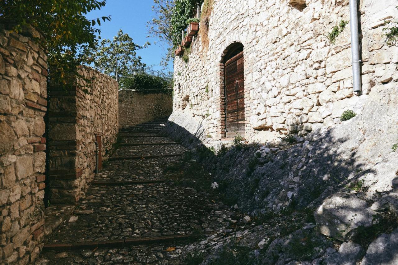 Labro Albergo Diffuso Crispolti מראה חיצוני תמונה