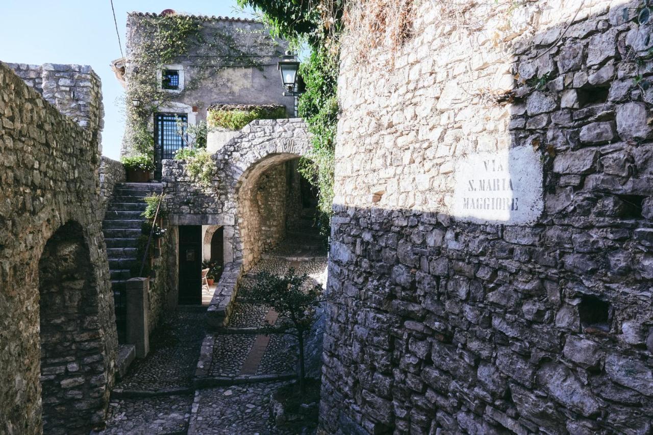 Labro Albergo Diffuso Crispolti מראה חיצוני תמונה