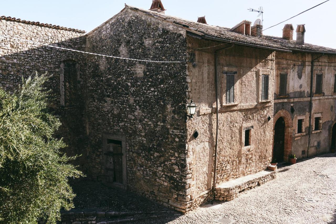 Labro Albergo Diffuso Crispolti מראה חיצוני תמונה