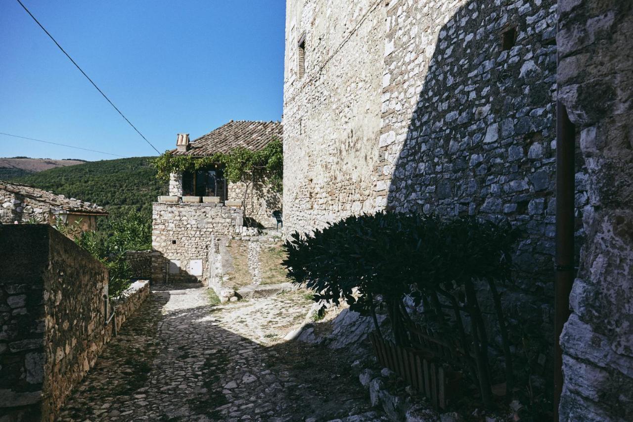 Labro Albergo Diffuso Crispolti מראה חיצוני תמונה