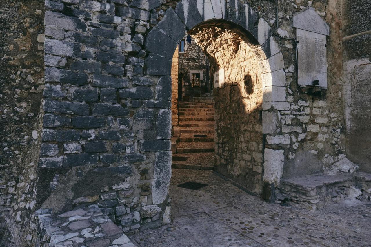 Labro Albergo Diffuso Crispolti מראה חיצוני תמונה
