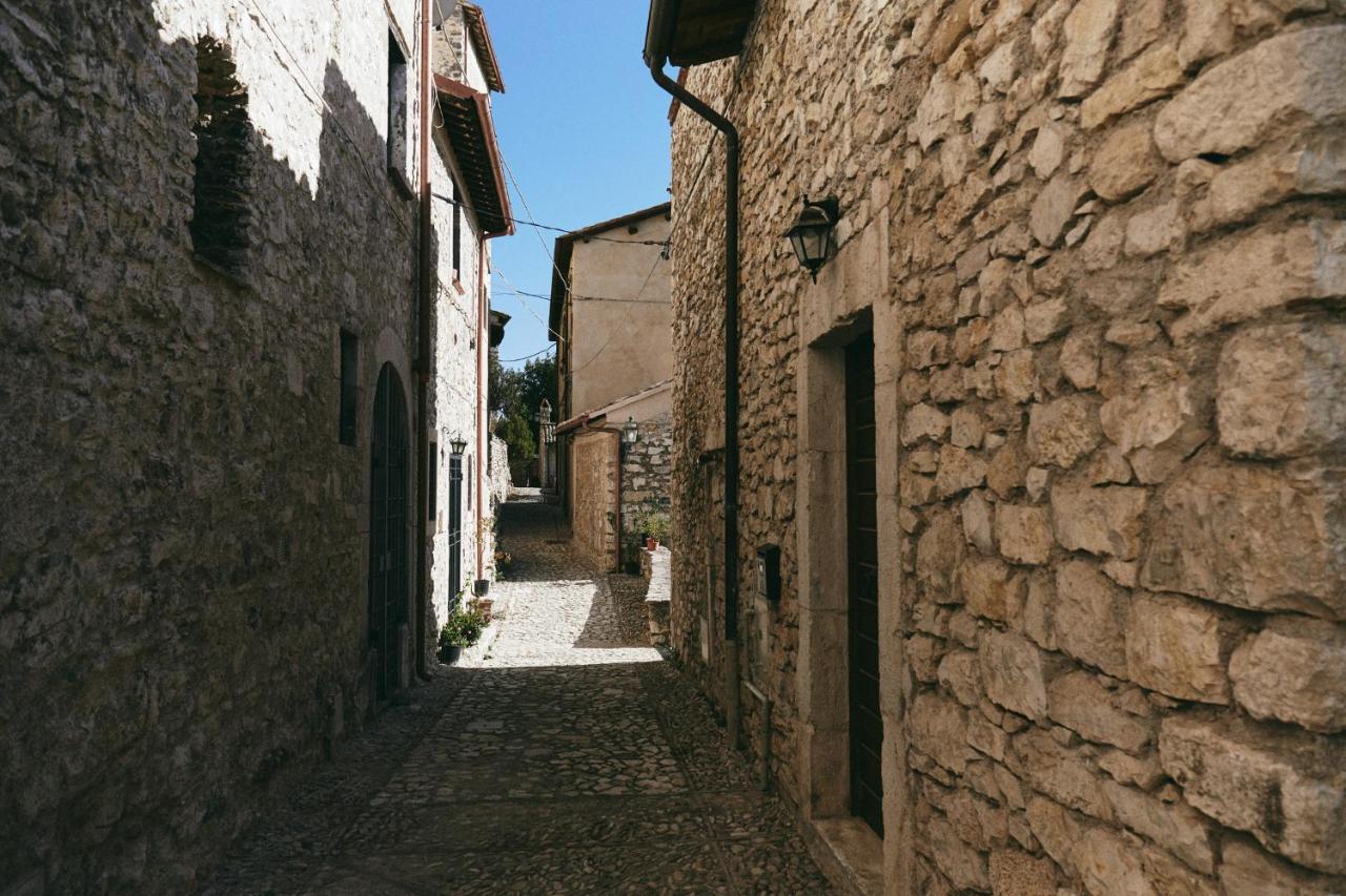 Labro Albergo Diffuso Crispolti מראה חיצוני תמונה